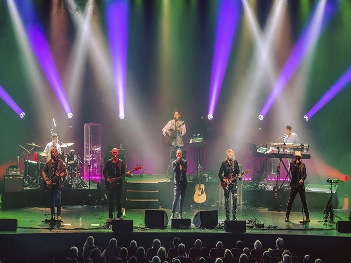 Martin Thomas uses CHAUVET for The Alan Parsons Project — TPi